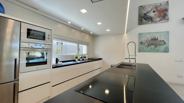 4 soveværelse Villa til salg i Sa Pobla med swimmingpool garage - € 2.400.000 (Ref: 9064682)