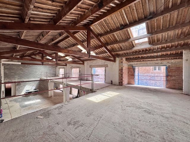 Commercial for sale in Plaça dels Patins, Palma de Mallorca - € 1,675,000 (Ref: 9074606)