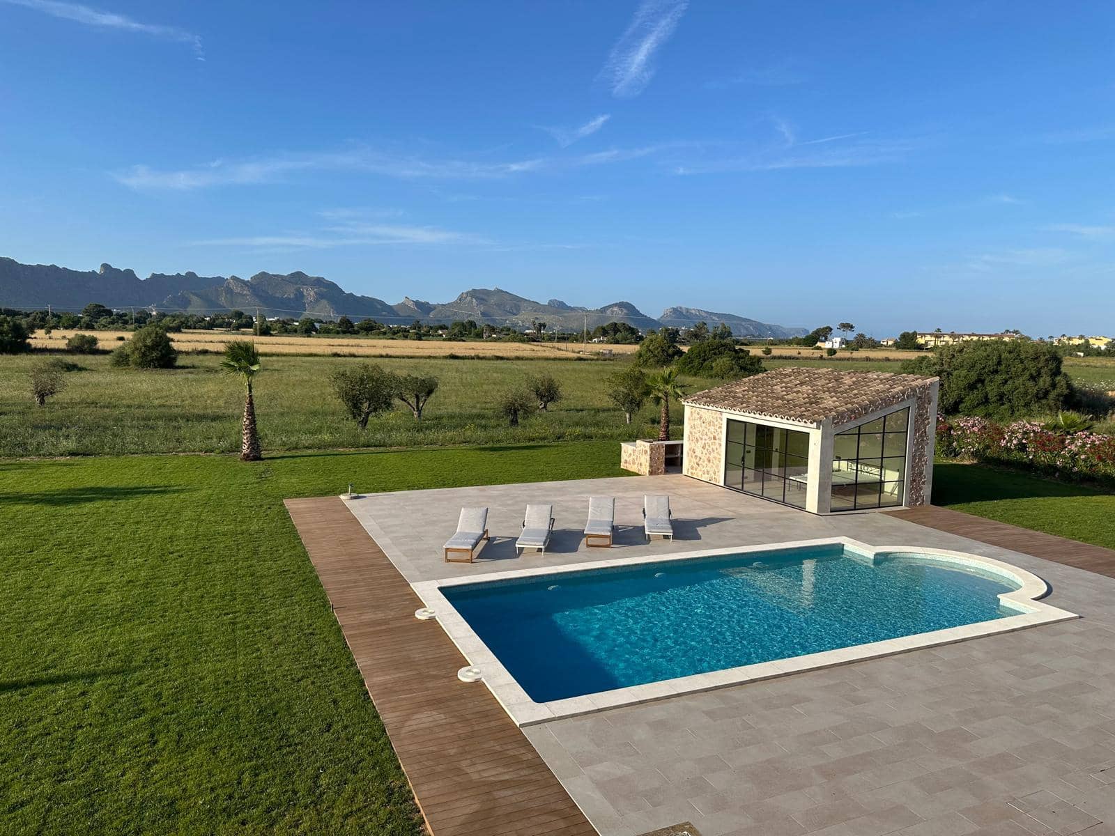 3 soveværelse Finca/Landehus til leje i Pollensa / Pollenca med swimmingpool garage - € 7.000 (Ref: 9084647)