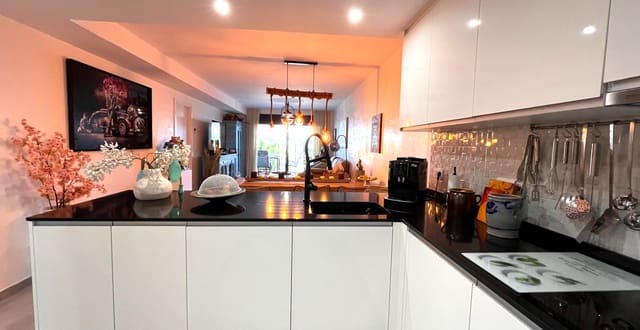 3 slaapkamer Appartement te koop in Font de Sa Cala / Font de La Cala, Capdepera met garage - € 830.000 (Ref: 9084649)