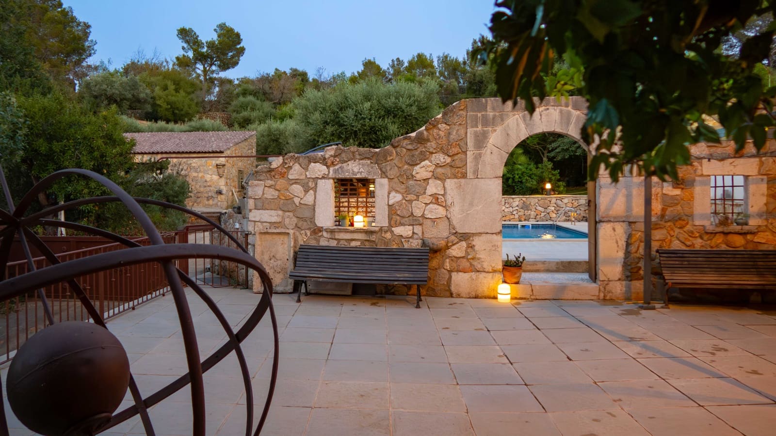 4 soveværelse Finca/Landehus til salg i Alaro med swimmingpool garage - € 2.495.000 (Ref: 9097659)