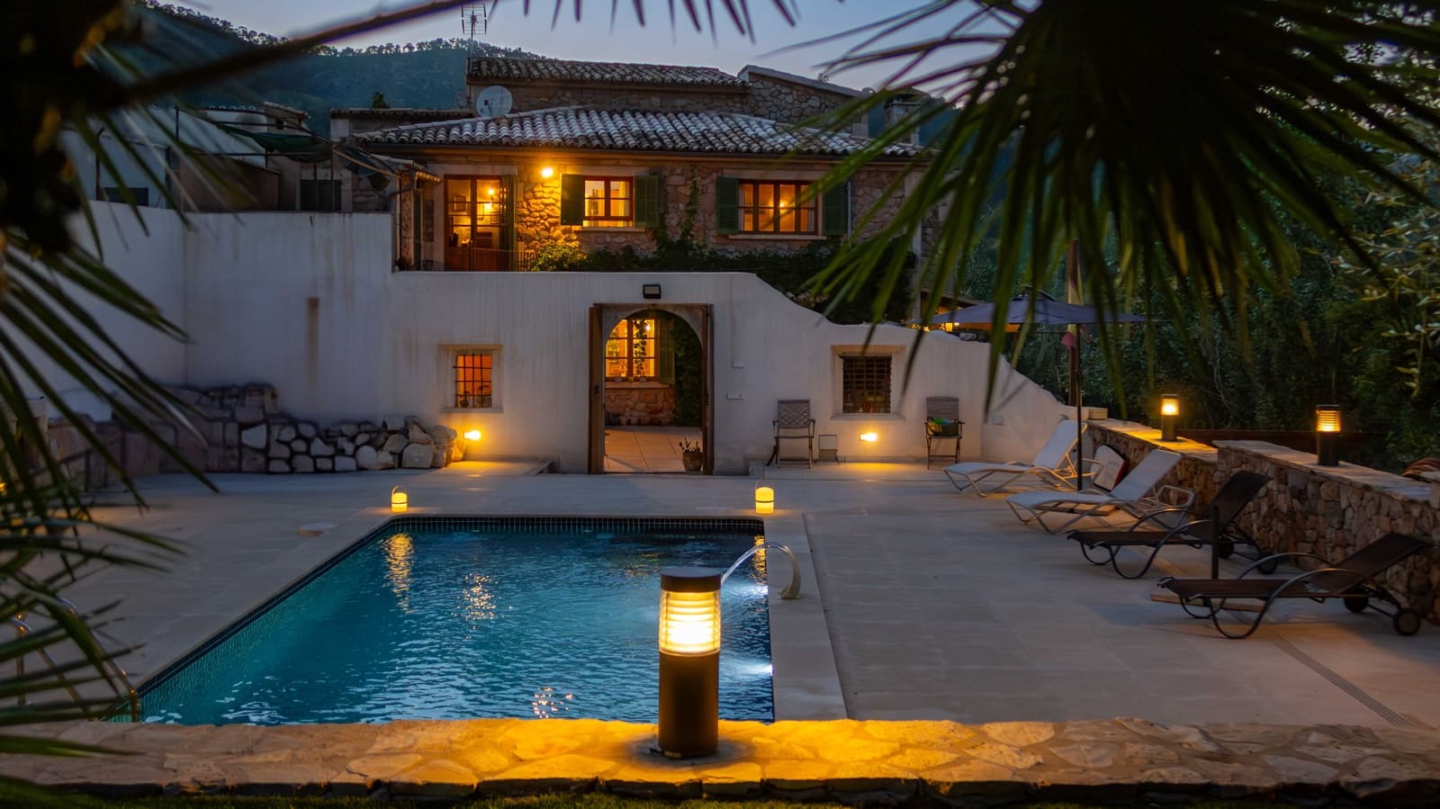 4 soveværelse Finca/Landehus til salg i Alaro med swimmingpool garage - € 2.495.000 (Ref: 9097659)