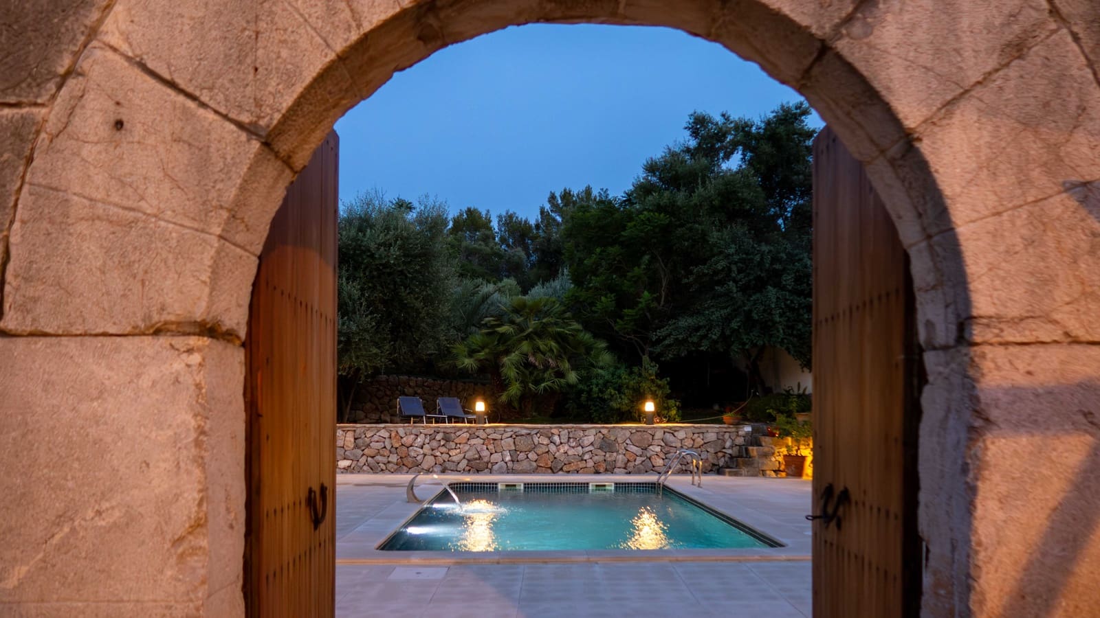 4 soveværelse Finca/Landehus til salg i Alaro med swimmingpool garage - € 2.495.000 (Ref: 9097659)