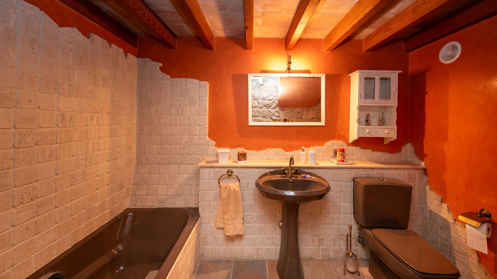 4 soveværelse Finca/Landehus til salg i Alaro med swimmingpool garage - € 2.495.000 (Ref: 9097659)