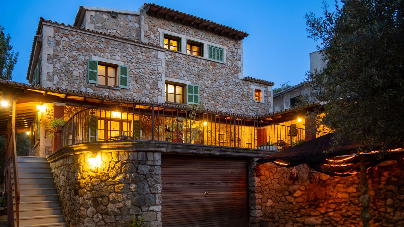 4 soveværelse Finca/Landehus til salg i Alaro med swimmingpool garage - € 2.495.000 (Ref: 9097659)