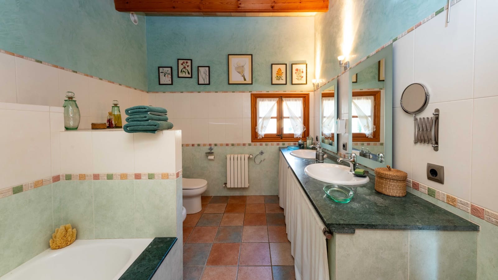 4 soveværelse Finca/Landehus til salg i Alaro med swimmingpool garage - € 2.495.000 (Ref: 9097659)