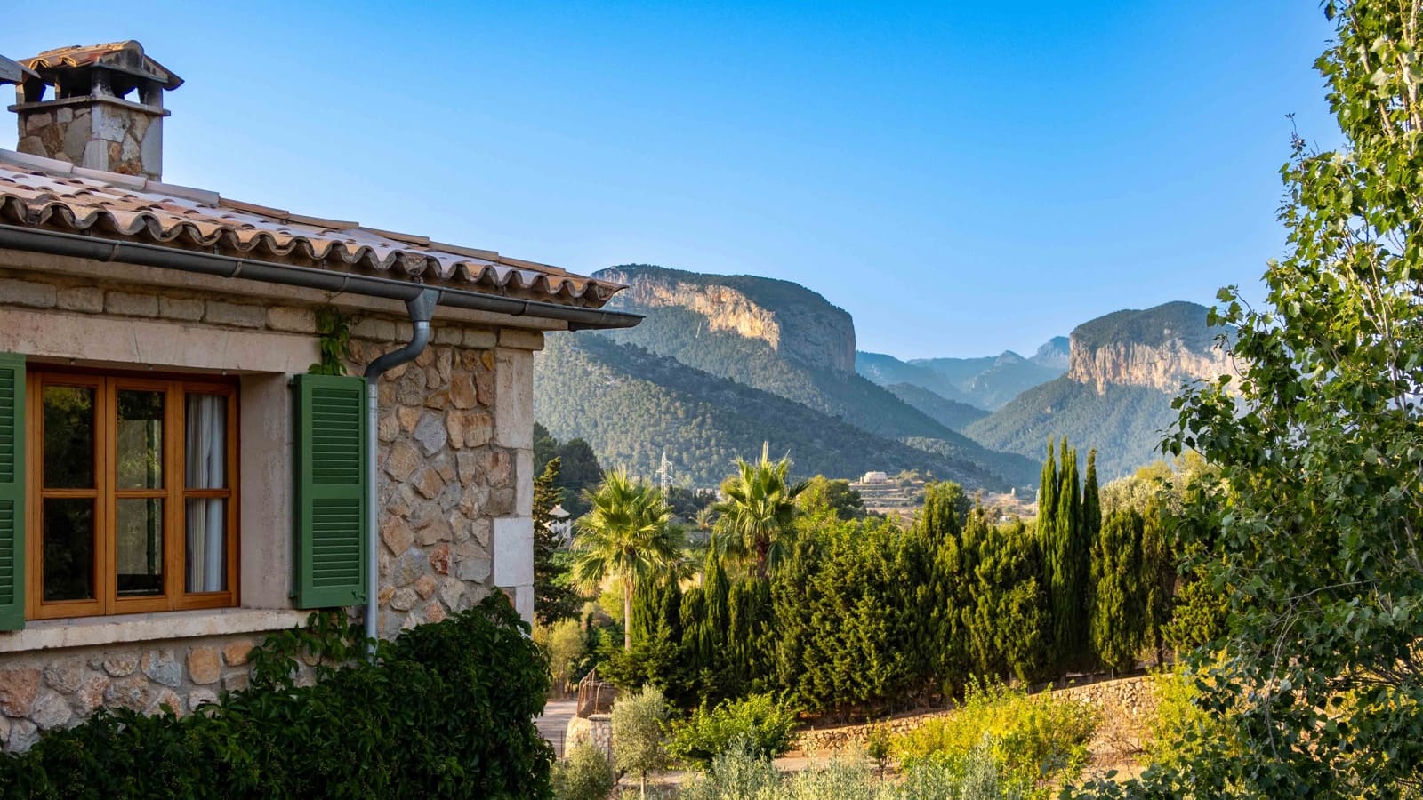 4 soveværelse Finca/Landehus til salg i Alaro med swimmingpool garage - € 2.495.000 (Ref: 9097659)