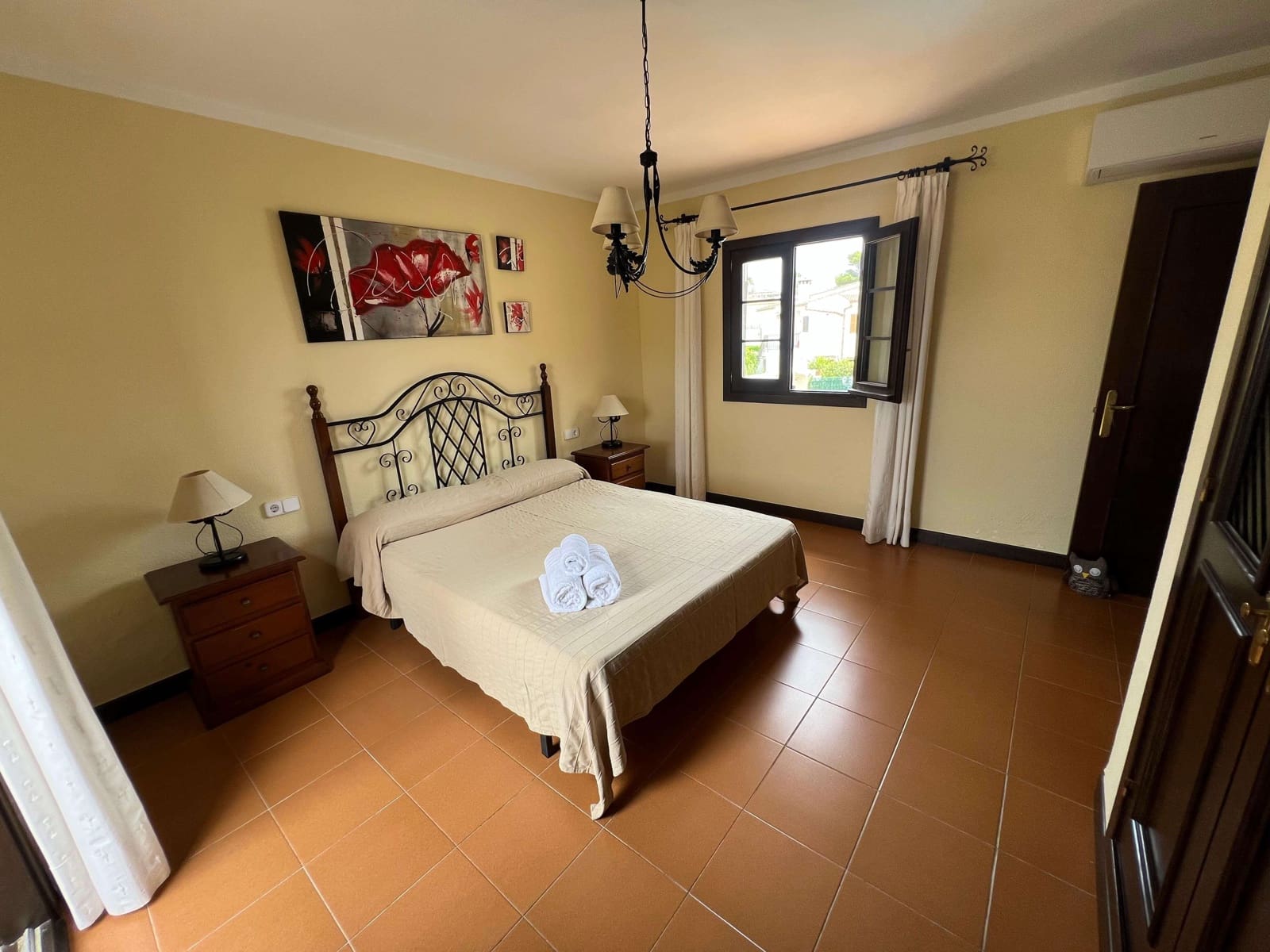 3 bedroom Villa for rent in Muro - € 2,500 (Ref: 9097661)