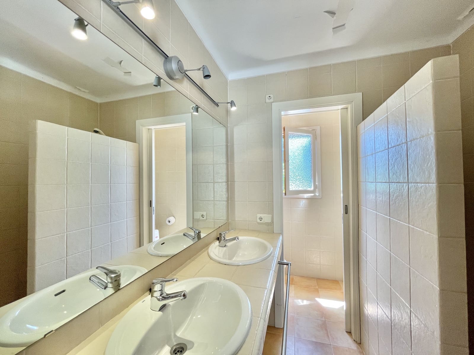 6 slaapkamer Villa te huur in Sol de Mallorca met zwembad garage - € 3.500 (Ref: 9113597)