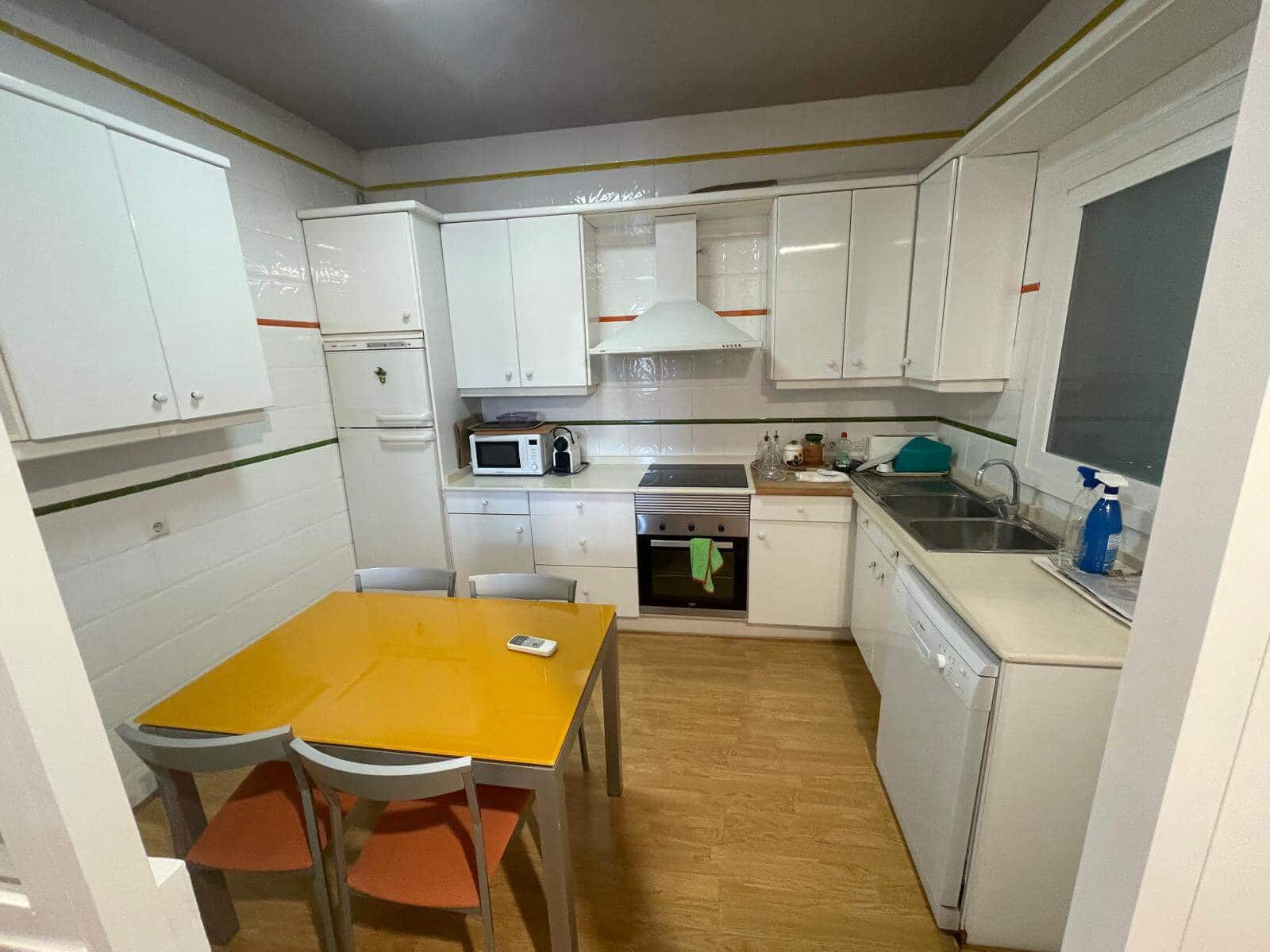 4 slaapkamer Appartement te huur in Palma de Mallorca met garage - € 2.400 (Ref: 9118163)