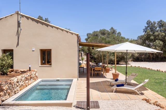 2 bedroom Finca/Country House for rent in Sencelles with pool garage - € 2,500 (Ref: 9133736)