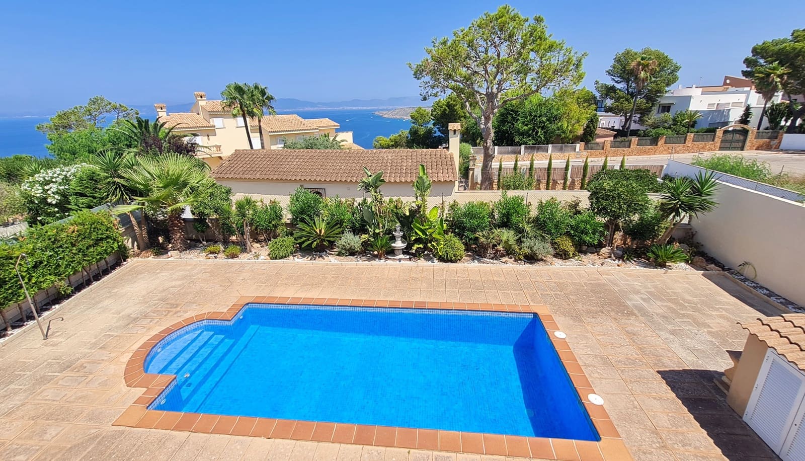 3 soveværelse Villa til salg i Badia Gran med swimmingpool garage - € 1.390.000 (Ref: 9133737)