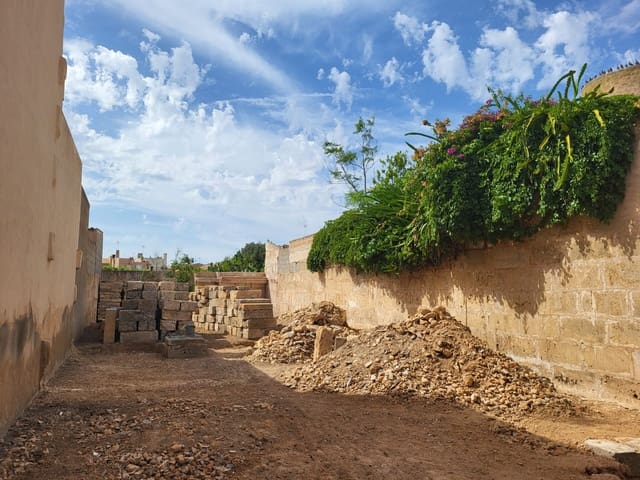 Building Plot for sale in Llucmajor - € 270,000 (Ref: 9138757)