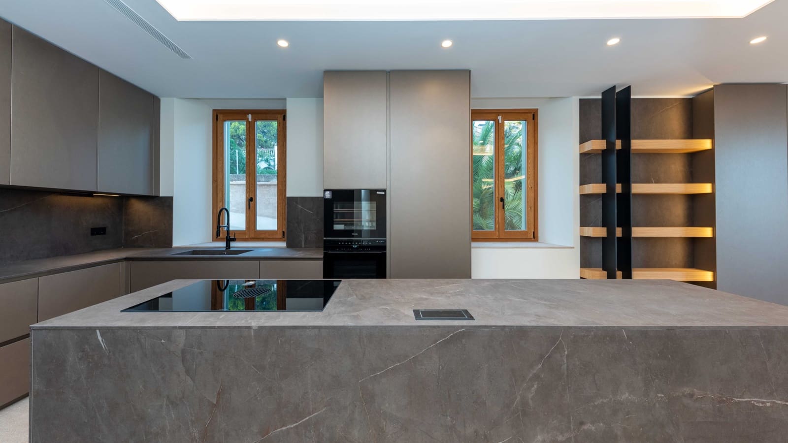 5 makuuhuone Huvila myytävänä paikassa Palma de Mallorca mukana uima-altaan 
autotalli - 10 000 000 € (Ref: 9138759)