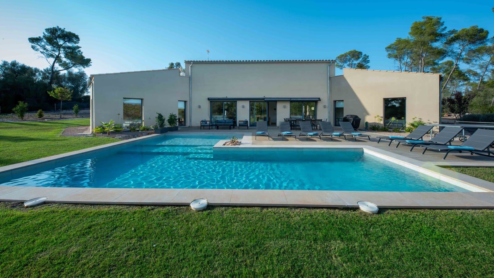 4 sypialnia Finka/Dom wiejski na sprzedaż w Sencelles z basenem garażem - 2 300 000 € (Ref: 9144637)