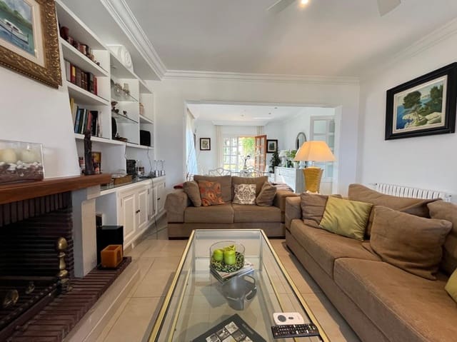 Villa/Maison de 4 chambres à louer à Costa d'en Blanes, Calvià avec piscine garage - 18 000 € (Ref: 9146495)