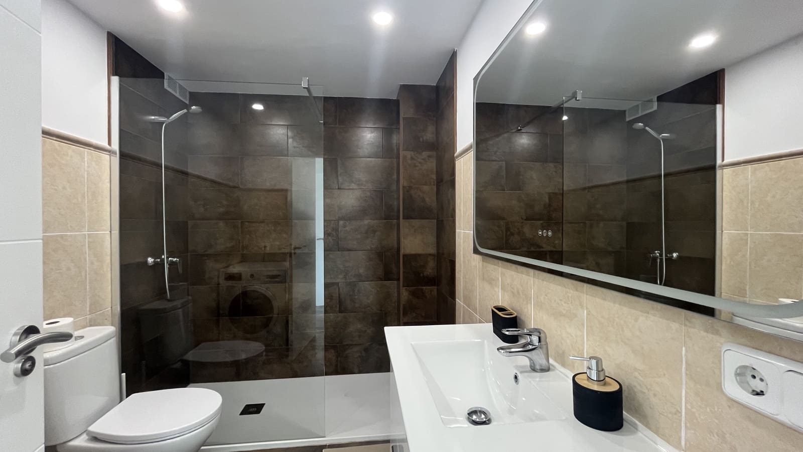 2 sovrum Lägenhet att hyra i Palma de Mallorca med garage - 3 200 € (Ref: 9151117)