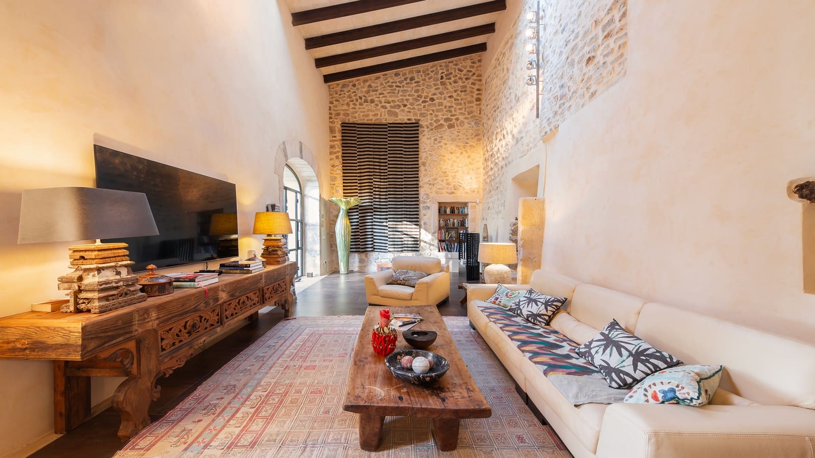 4 bedroom Finca/Country House for sale in Porreres with pool garage - € 5,800,000 (Ref: 9161845)