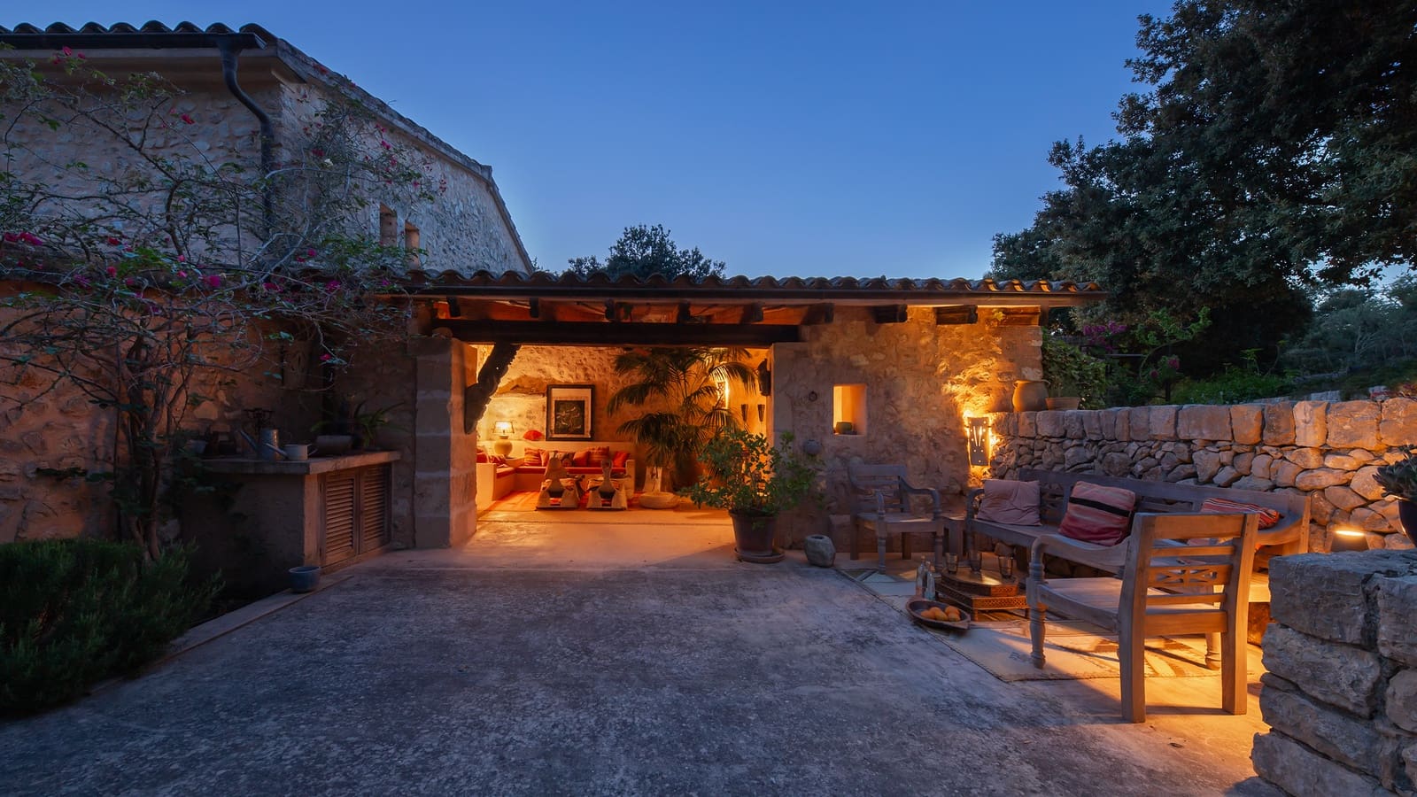 4 bedroom Finca/Country House for sale in Porreres with pool garage - € 5,800,000 (Ref: 9161845)