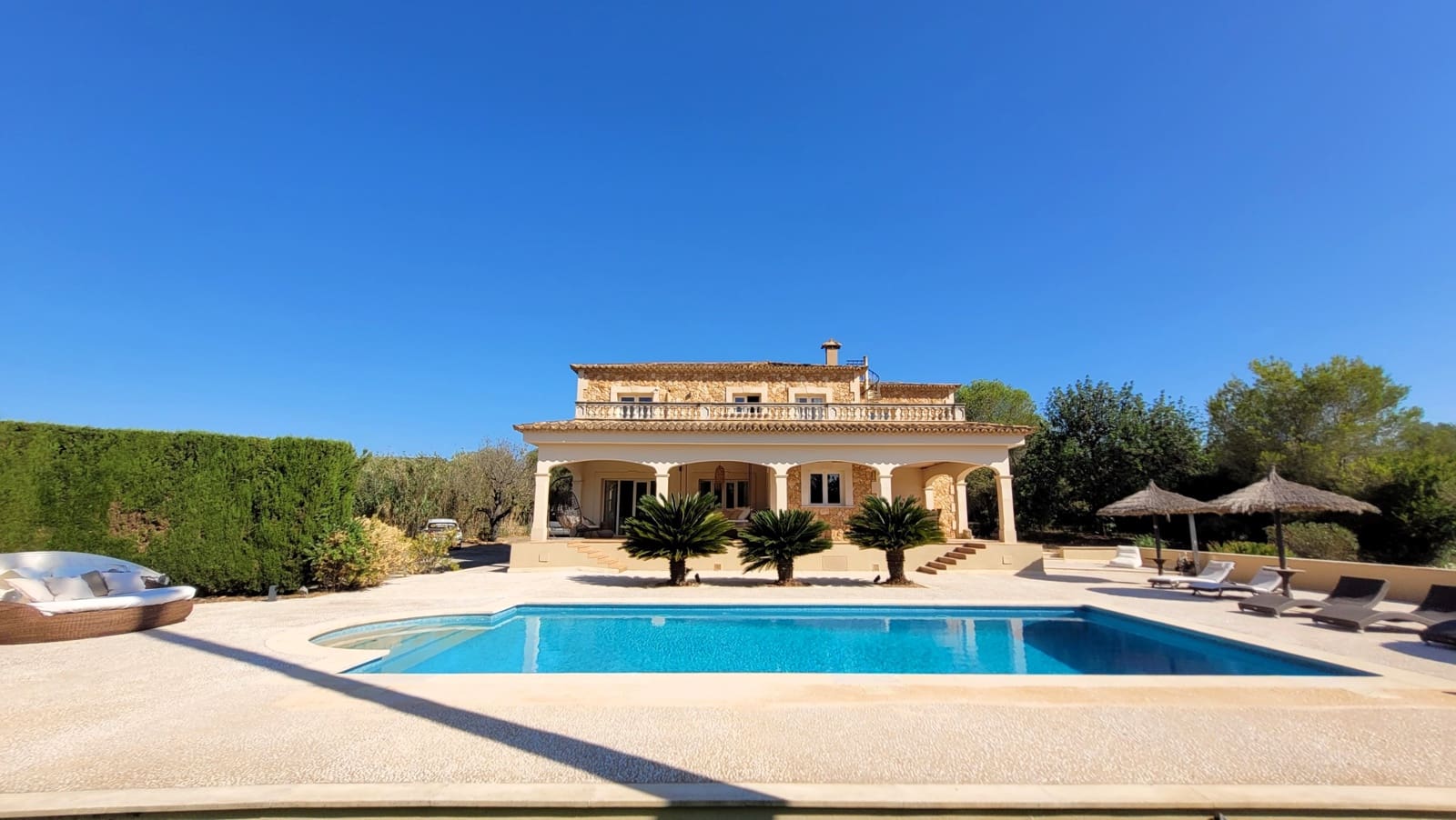 4 sypialnia Finka/Dom wiejski do wynajęcia w Llucmajor z basenem garażem - 8 000 € (Ref: 9161847)