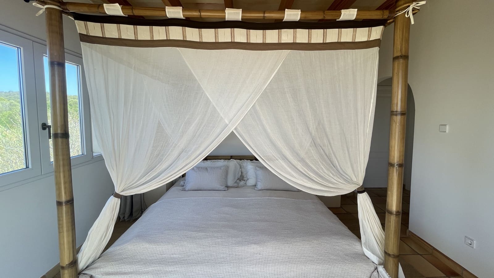 4 sypialnia Finka/Dom wiejski do wynajęcia w Llucmajor z basenem garażem - 8 000 € (Ref: 9161847)