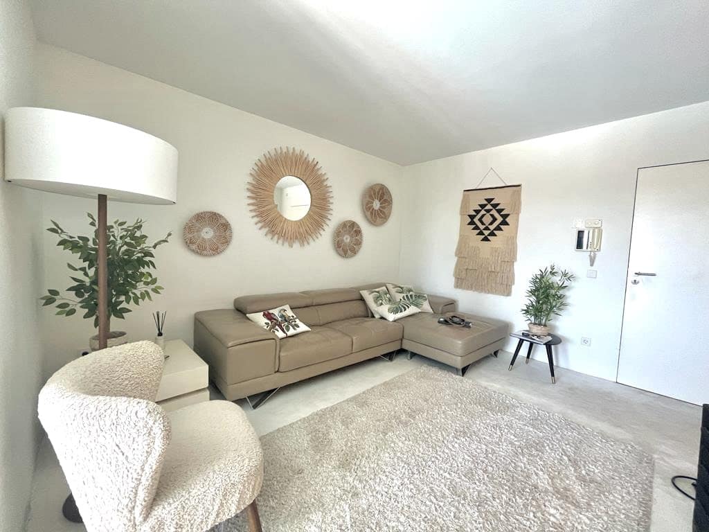 3 bedroom Apartment for sale in Cala Mayor with garage - € 680,000 (Ref: 9165334)