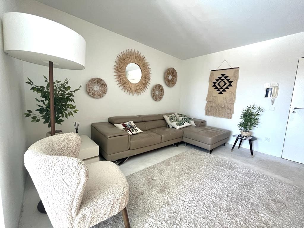 3 bedroom Apartment for sale in Cala Mayor with garage - € 680,000 (Ref: 9165334)