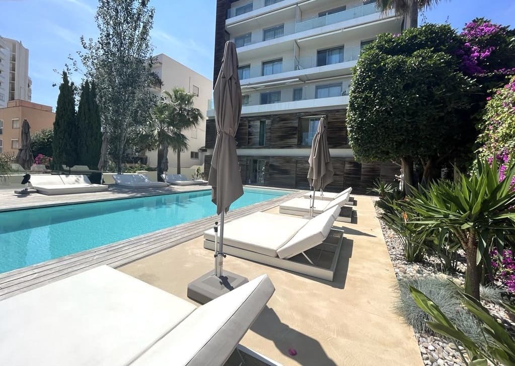 3 bedroom Apartment for sale in Cala Mayor with garage - € 680,000 (Ref: 9165334)