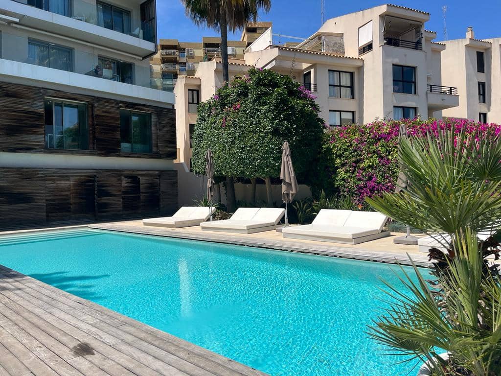 3 bedroom Apartment for sale in Cala Mayor with garage - € 680,000 (Ref: 9165334)