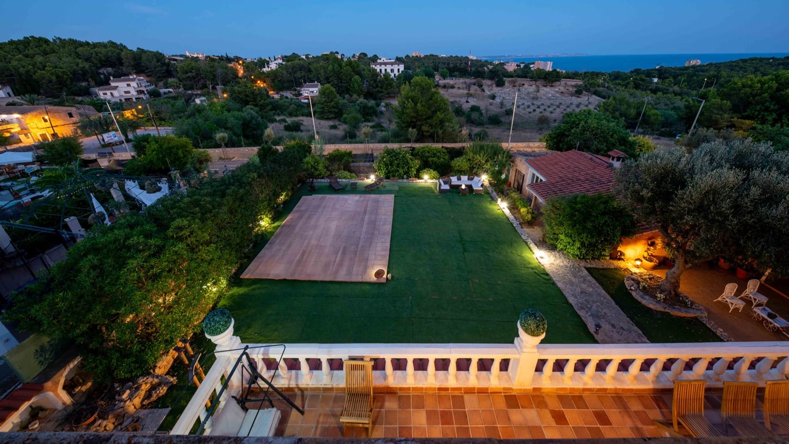 5 bedroom Villa for sale in Genova with garage - € 3,200,000 (Ref: 9172443)