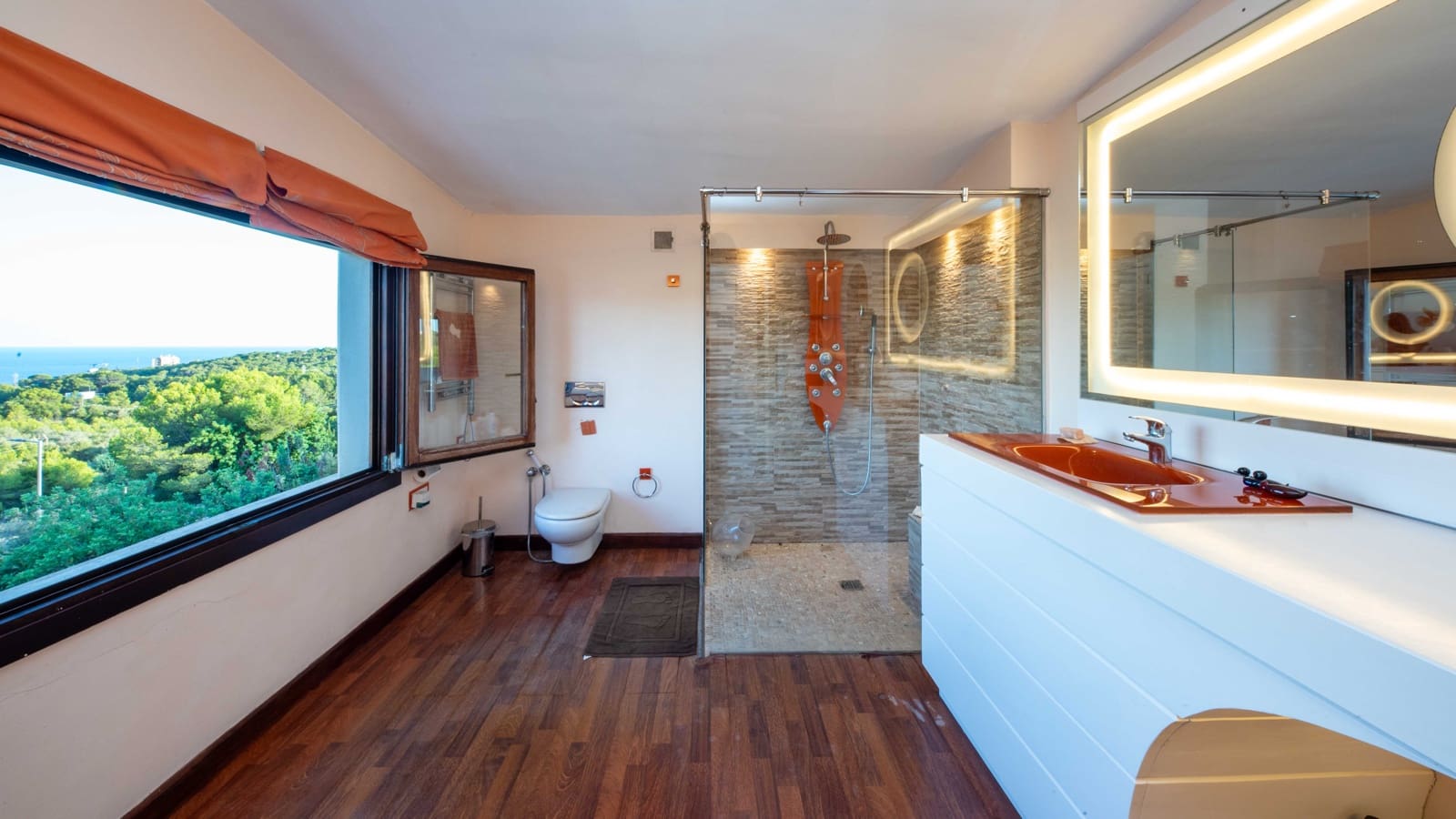 5 bedroom Villa for sale in Genova with garage - € 3,200,000 (Ref: 9172443)