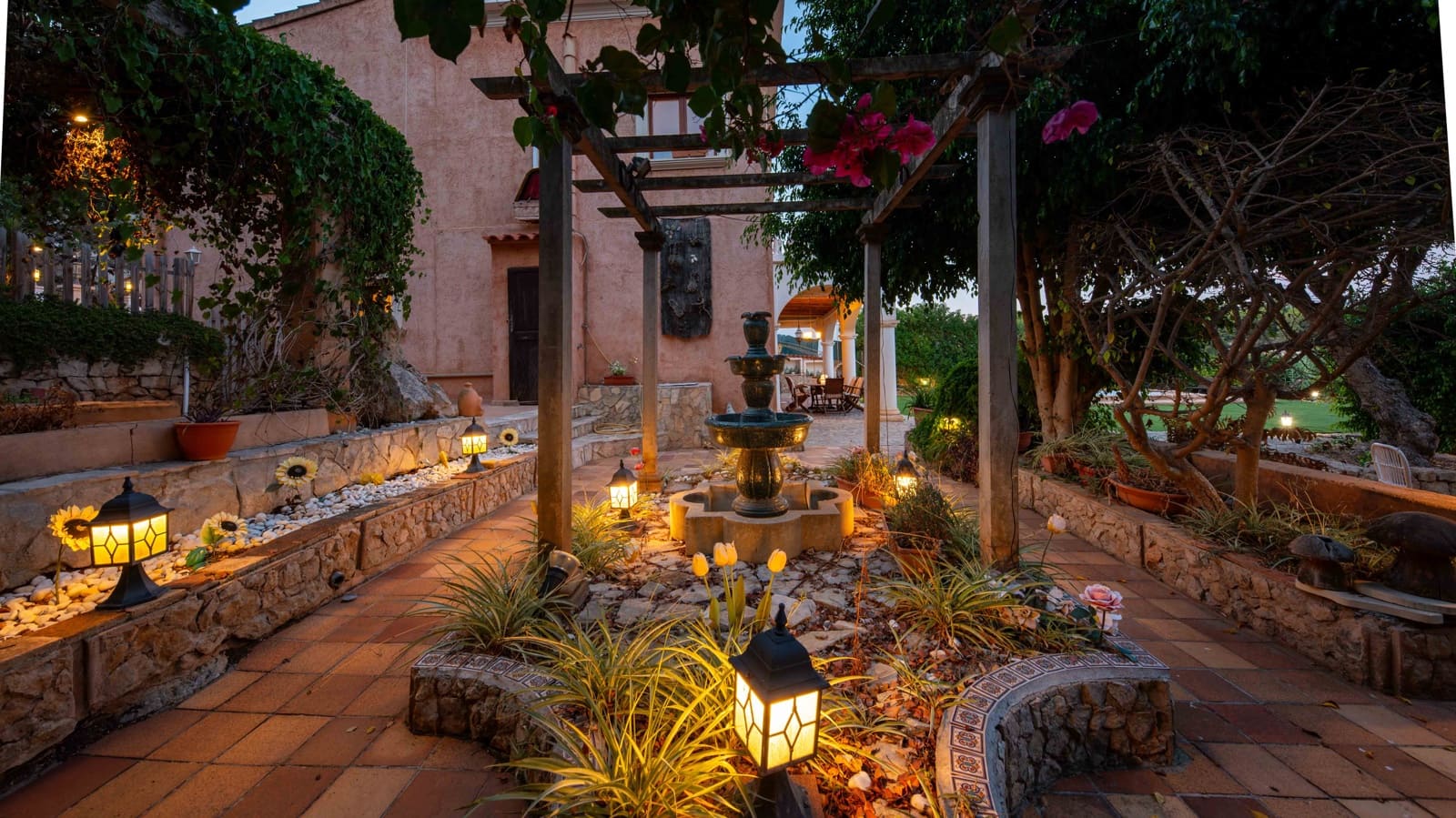 5 bedroom Villa for sale in Genova with garage - € 3,200,000 (Ref: 9172443)