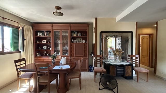 4 slaapkamer Halfvrijstaande villa te koop in Santa Ponsa, Calvià met zwembad garage - € 650.000 (Ref: 9175986)