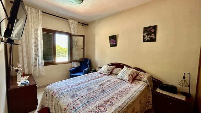 4 slaapkamer Halfvrijstaande villa te koop in Santa Ponsa, Calvià met zwembad garage - € 650.000 (Ref: 9175986)