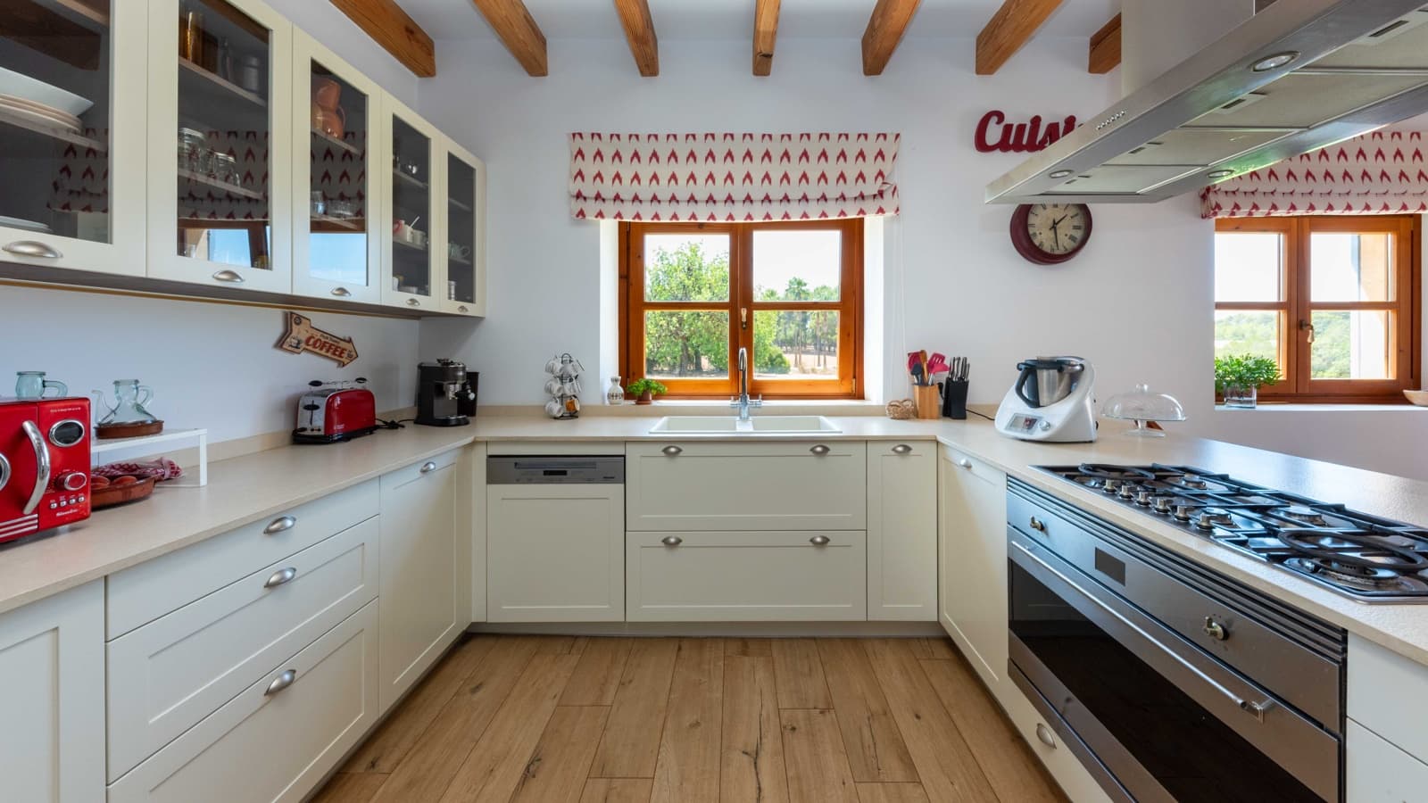 4 soveværelse Finca/Landehus til salg i Algaida med swimmingpool garage - € 2.250.000 (Ref: 9180477)