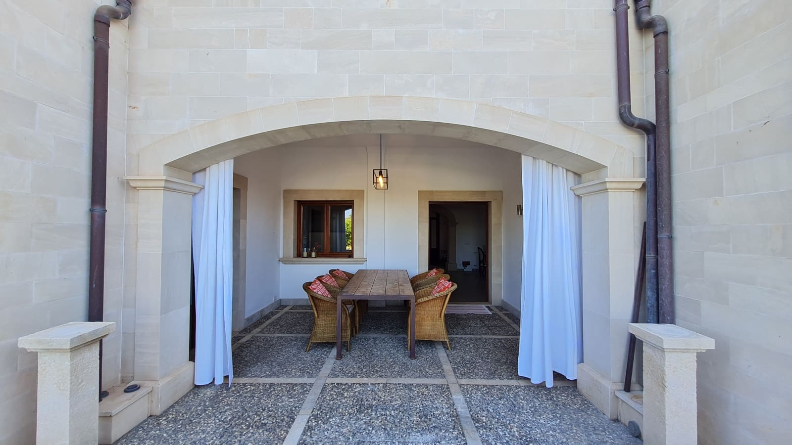 4 soveværelse Byhus til leje i Santanyi med garage - € 3.950 (Ref: 9180480)