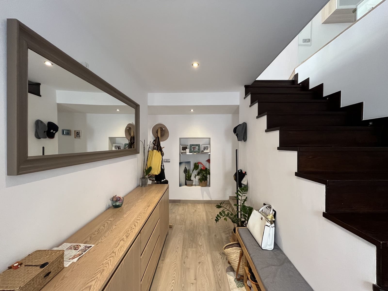 3 soveværelse Semi-Rækkehus til salg i Alaro med swimmingpool garage - € 619.000 (Ref: 9189852)