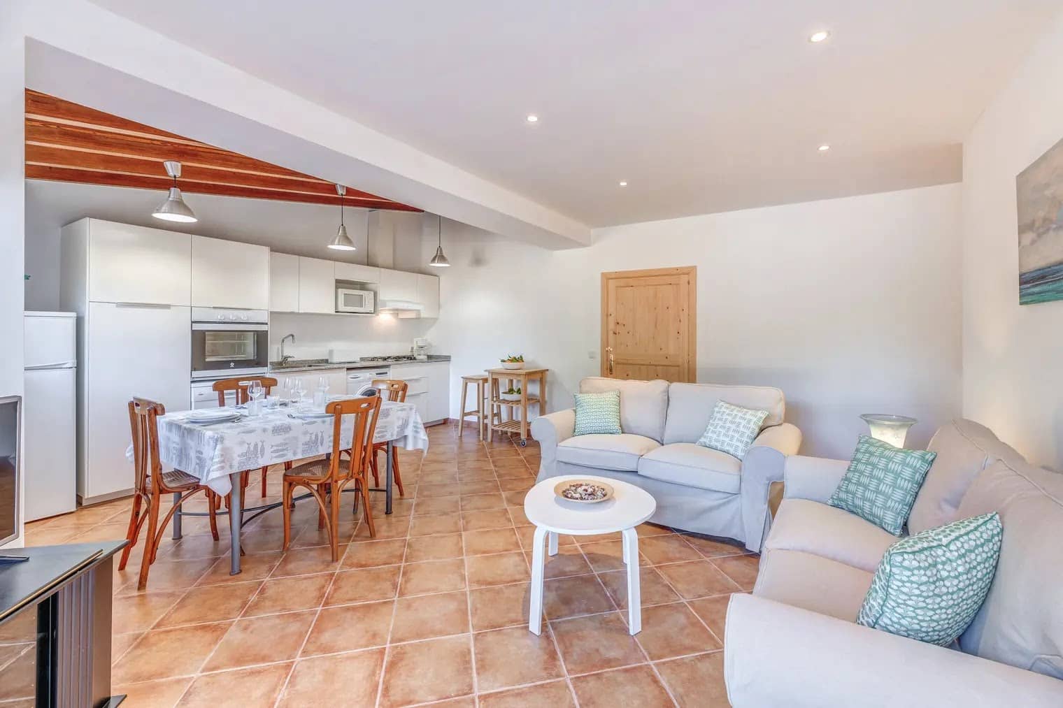 2 slaapkamer Finca/Landhuis te huur in Llucmajor met zwembad garage - € 2.000 (Ref: 9189853)