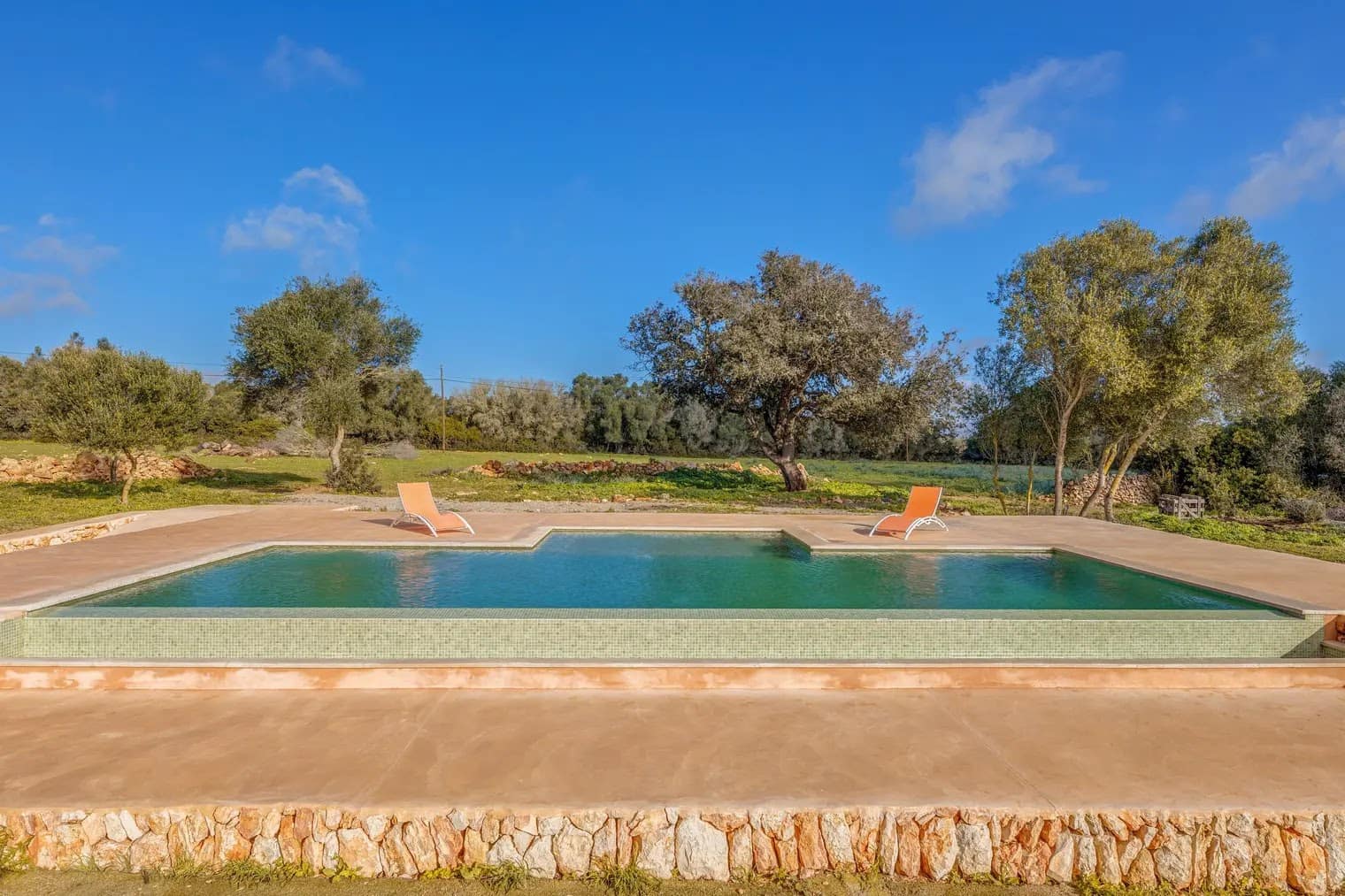 2 slaapkamer Finca/Landhuis te huur in Llucmajor met zwembad garage - € 2.000 (Ref: 9189853)