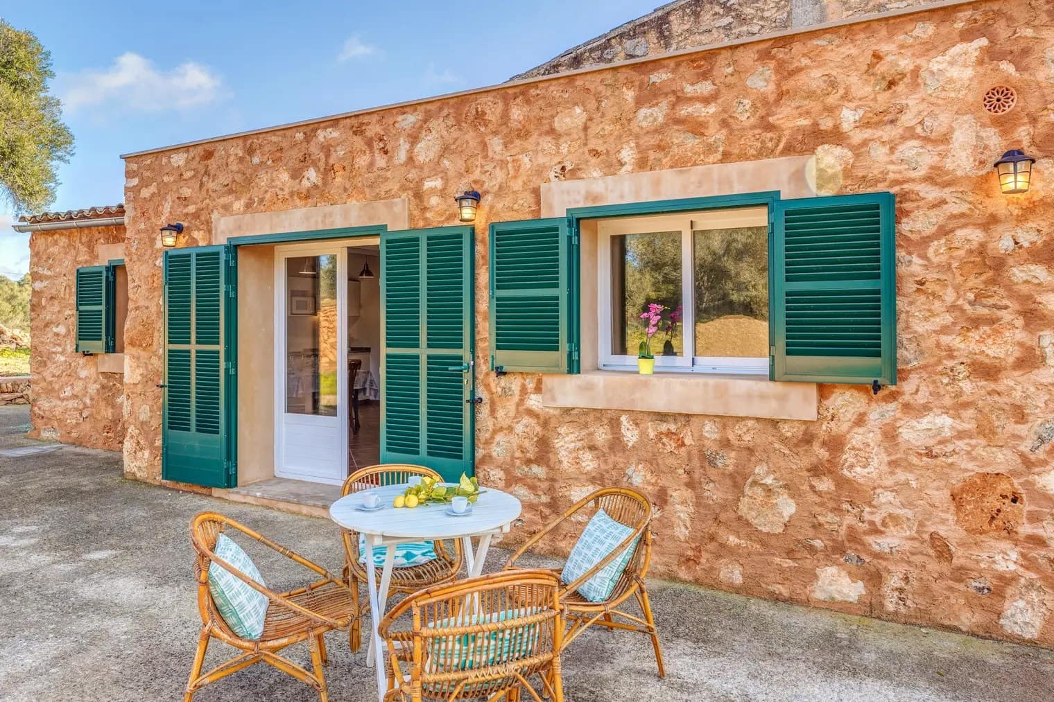 2 slaapkamer Finca/Landhuis te huur in Llucmajor met zwembad garage - € 2.000 (Ref: 9189853)