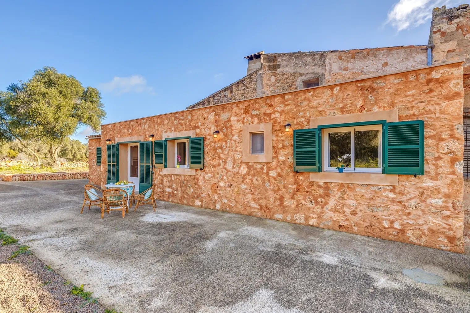 2 slaapkamer Finca/Landhuis te huur in Llucmajor met zwembad garage - € 2.000 (Ref: 9189853)