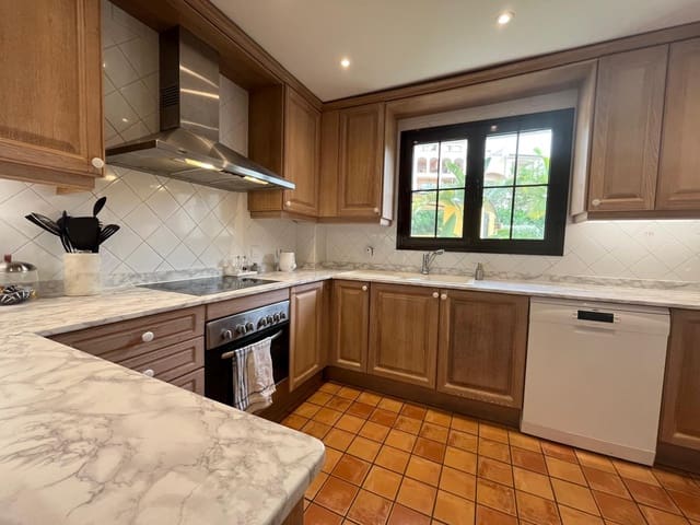 3 soverom Villa til leie i Santa Ponsa, Calvià med svømmebasseng garasje - € 4 500 (Ref: 9195055)