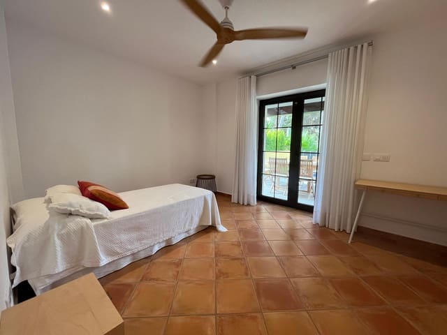 3 soverom Villa til leie i Santa Ponsa, Calvià med svømmebasseng garasje - € 4 500 (Ref: 9195055)
