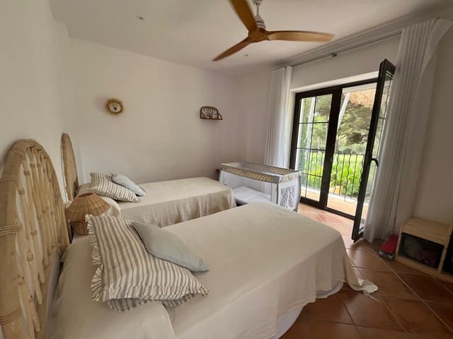 3 soverom Villa til leie i Santa Ponsa, Calvià med svømmebasseng garasje - € 4 500 (Ref: 9195055)