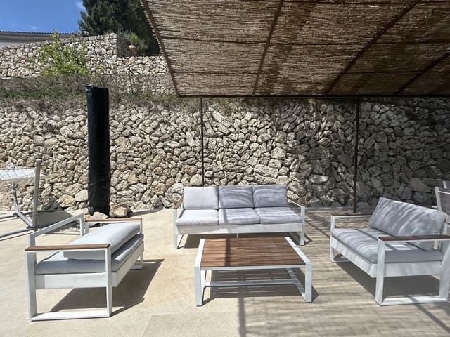 Villa/Maison de 3 chambres à louer à Galilea, Puigpunyent avec piscine garage - 4 500 € (Ref: 9195062)