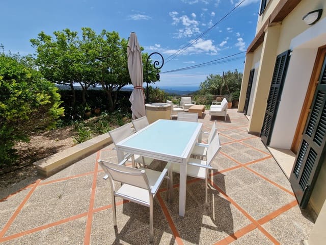 Villa/Maison de 3 chambres à louer à Galilea, Puigpunyent avec piscine garage - 4 500 € (Ref: 9195062)