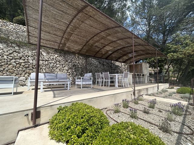 Villa/Maison de 3 chambres à louer à Galilea, Puigpunyent avec piscine garage - 4 500 € (Ref: 9195062)