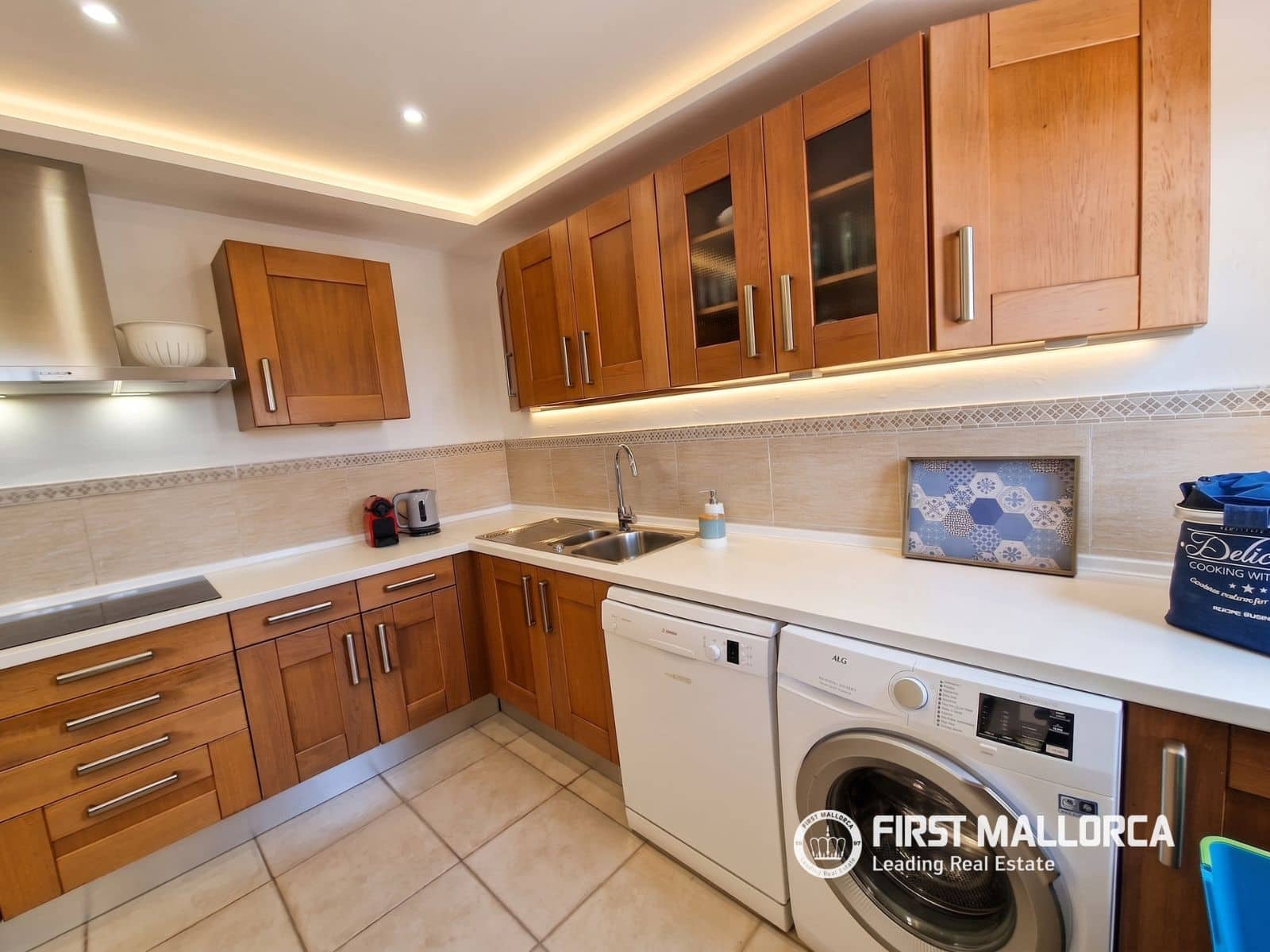 Chalet de 3 habitaciones en Galilea en alquiler con piscina garaje - 4.500 € (Ref: 9195062)