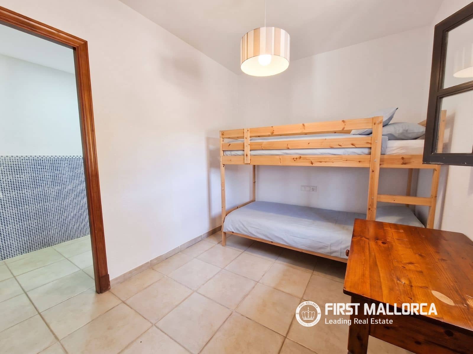 Chalet de 3 habitaciones en Galilea en alquiler con piscina garaje - 4.500 € (Ref: 9195062)