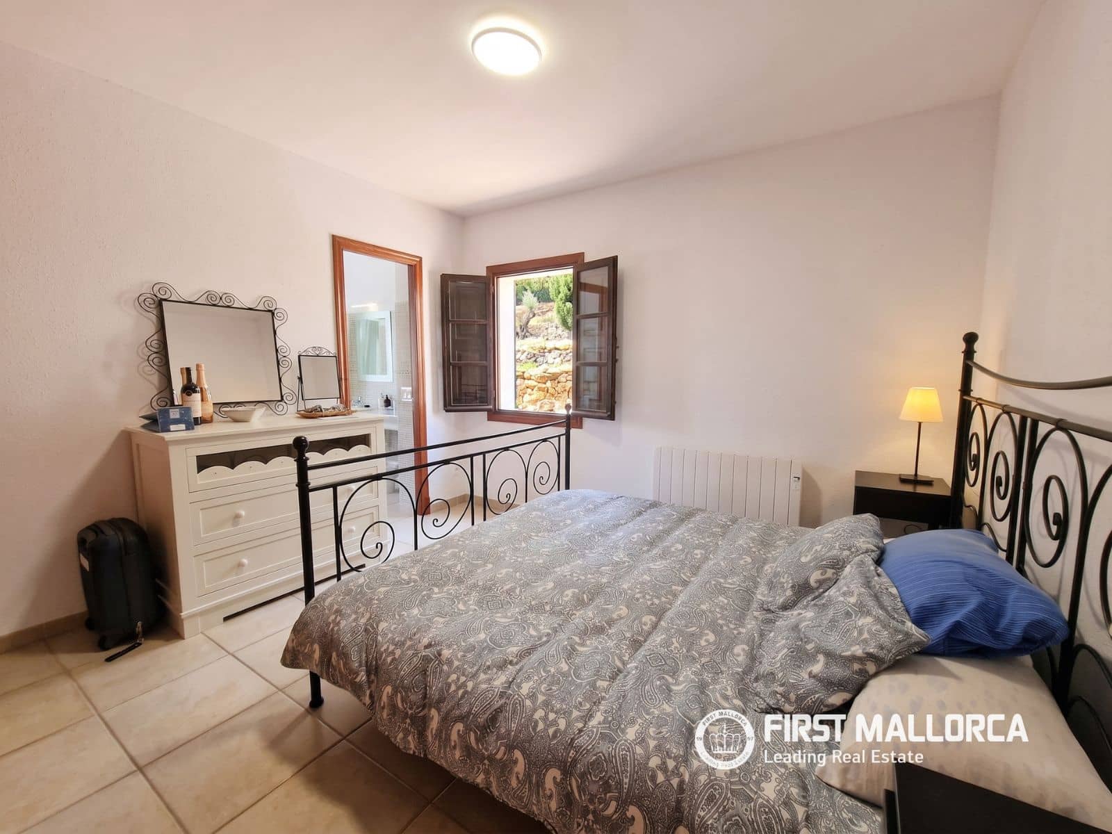 Chalet de 3 habitaciones en Galilea en alquiler con piscina garaje - 4.500 € (Ref: 9195062)